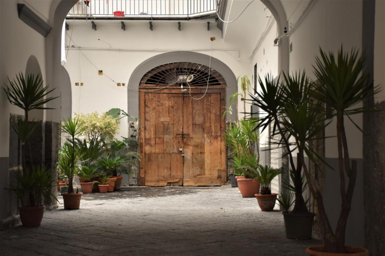 La Cartolina Di Parking Free Small Car Apartment Neapel