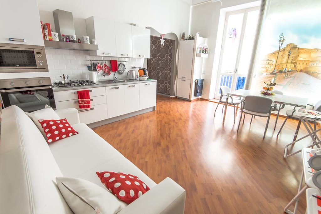Apartamento La Cartolina Di Napoli Parking Free Small Car