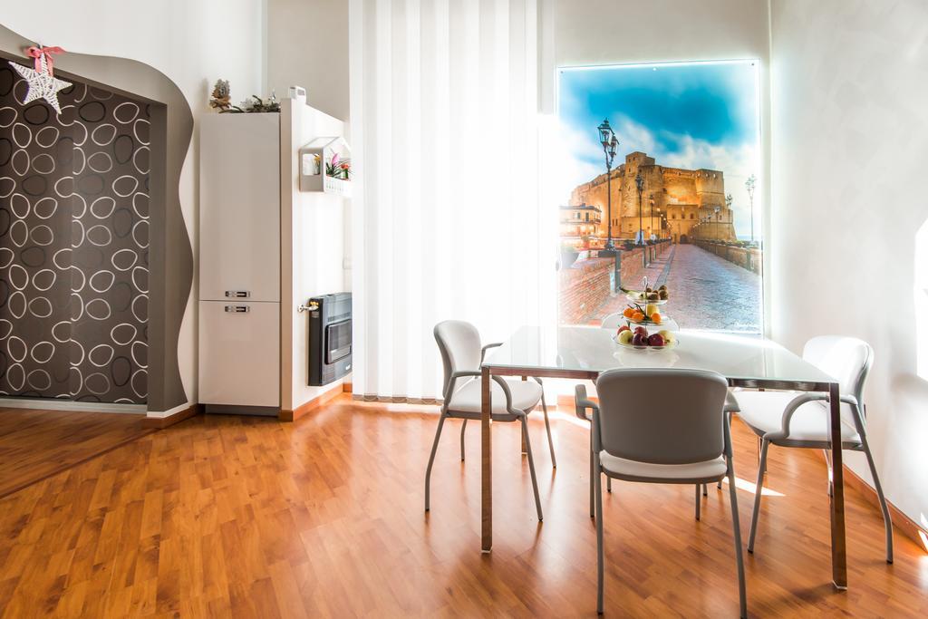 La Cartolina Di Parking Free Small Car Apartment Neapel